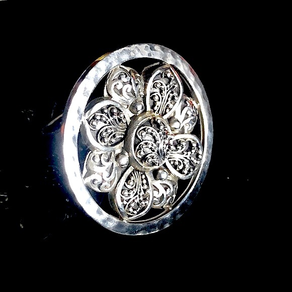 LOIS HILL Sterling Silver Hammered Cigar Band Flower Statement Ring Sz 9 - Picture 6 of 16
